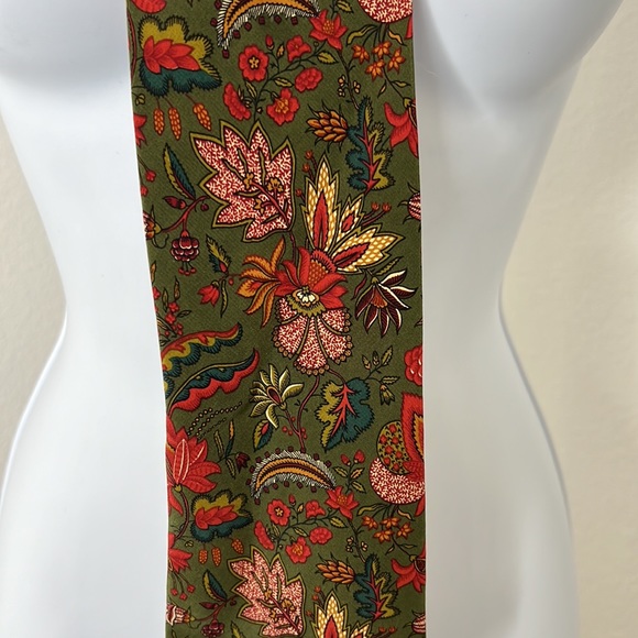 🔹 Valentino Vintage Tie - Picture 2 of 5